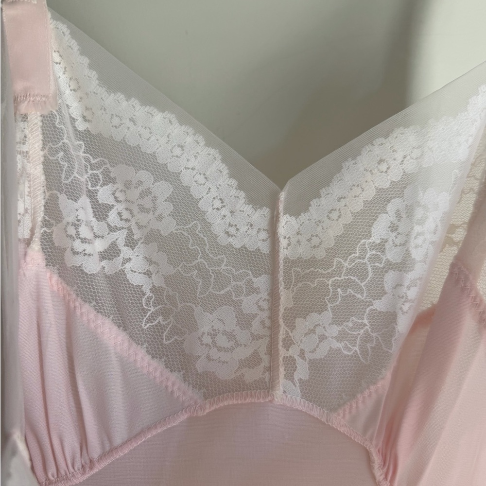 Slip pink 50s vintage Elegant Pink Lace trim Dress adjustable strap lightweight - Picture 13 of 14